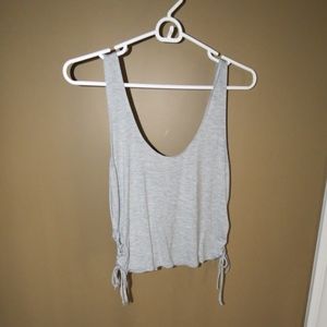 gray tank top